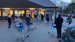<p>Sollte am Montag keine Einigung erzielt werden, könnten Aldi-Kunden bald wieder vor verschlossenen Türen stehen.</p>
