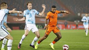 <p>Memphis Depay (rechts) erlöste Oranje. Foto: epa</p>