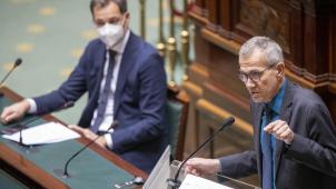 <p>Premier De Croo (l.) und Gesundheitsminister Vandenbroucke im Kammerplenum.</p>