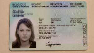 <p>Durh die Streichung des Geschlechtsfeldes auf dem Personalausweis soll in Zukunft die Registrierung von nicht-binären Personen ermöglicht werden.</p>