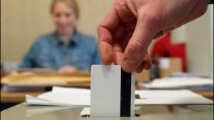 <p>11,6  Prozent der Wahlberechtigten in Belgien gingen 2019 nicht wählen; 5,4  Prozent gaben eine ungültige Stimme ab oder wählten weiß.</p>