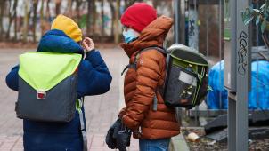 <p>Eine Online-Petition gegen die Maskenpflicht bei Kindern ab sechs Jahren hat innerhalb von 24 Stunden über 10.000 Unterschriften gesammelt.</p>