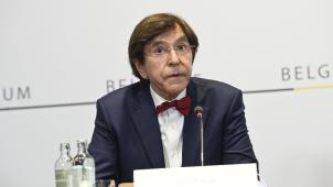 <p>Elio Di Rupo, hier beim Konzertierungsausschuss am 17. November, wird vorerst vom Krankenbett aus seines Amtes walten müssen.</p>