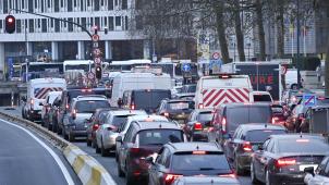 <p>Eine angepasste Autosteuer, die dem Fahrzeugtyp Rechnung trägt, sollte ab dem Jahr 2023 in der Wallonie in Kraft treten. Bisher fand die Regierungsmehrheit aber keinen gemeinsamen Nenner.</p>
