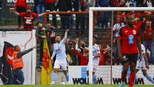 <p>Georges Mikautadze feiert das 1:0 für Seraing.</p>