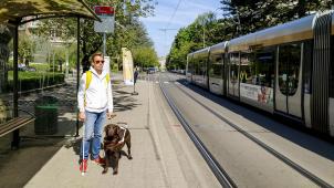 <p>Das neue externe akustische Ansagesystem für Busse und Bahnen der STIB soll vor allem für Personen mit eingeschränkter Mobilität eine Hilfe darstellen.</p>