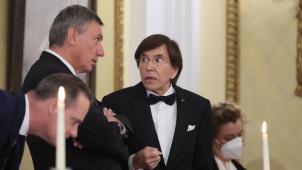 <p>Der wallonische Ministerpräsident Elio Di Rupo (PS) im Gespräch mit dem flämischen Ministerpräsidenten Jan Jambon (N-VA)</p>