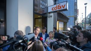 <p>Jo Bruns und Hilde Crevits am Montag in Brüssel.</p>