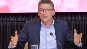 <p>Arbeitsminister Pierre-Yves Dermagne muss seinen Text überarbeiten.</p>