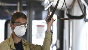 <p>Das Tragen eines Mundschutzes im ÖPNV soll nicht mehr verpflichtend sein.</p>