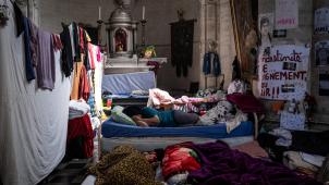 <p>Juli 2021: Hungerstreikende Papierlose in der Brüsseler Beginenhofkirche</p>