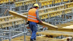 <p>Um die zahlreichen Bau- und Renovierungsvorhaben in Belgien zu bewältigen, werden 20.000 zusätzliche Arbeitskräfte benötigt.</p>