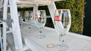 <p>Stella wird als eines der wenigen Biere in den USA im eigenen Glas serviert.</p>
