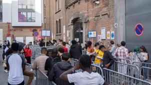 <p>Die Situation rund um das Petit Chateau in Brüssel bleibt schwierig für Asylbewerber.</p>