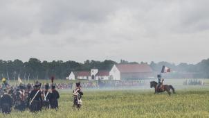 <p>Das Foto zeigt die Nachstellung der Schlacht von Waterloo am vergangenen Sonntag. Mehr als 2000 Darsteller spielen die letzte Schlacht Napoleons vom 18. Juni 1815 bei Waterloo nach.</p>