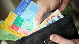 <p>Eine Regionalwährung kann als Alternative zu üblichen Zahlungsmitteln dienen, um die regionale Kreislaufwirtschaft zu fördern.</p>
