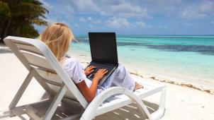 <p>Arbeiten und Urlaub machen - eigentlich zwei grundverschiedene und sogar gegensätzliche Dinge, die während einer „Workation“ miteinander verschmelzen.</p>