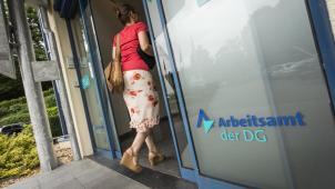<p>Arbeitsuchende müssen in Zukunft nicht mehr zwingend physisch im Arbeitsamt vorstellig werden. Sie können sich auch online beim ADG eintragen.</p>