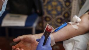 <p>Obwohl die Krankenhäuser in der DG aktuell noch über ausreichend Blutkonserven verfügen, könnten sich auch hier mehr Menschen als bisher als Blutspender engagieren.</p>