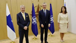 <p>Am 5. Juli hatten Finnland und Schweden ihre Beitrittsanträge an Nato-Generalsekretär Jens Stoltenberg (Mitte) übergeben.</p>