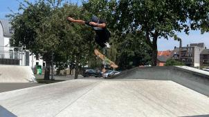 <p>Auf Initiative des Jugendbüros findet am Sonntag der erste Eupener Skatercontest im Josephine-Koch-Park statt. Die Aufnahme zeigt Yannick Delhaes beim Training am Freitag.</p>