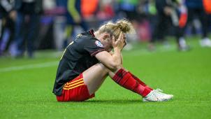<p>Erst in der Nachspielzeit mussten sich Elena Dhont und die Red Flames Schweden geschlagen geben.</p>