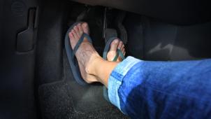 <p>Es gibt kein ausdrückliches Verbot von Flip-Flops am Steuer.</p>
