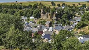 <p>Blick auf Burg-Reuland</p>