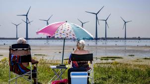 <p>In Belgien haben wir Glück, dass die meiste Windenergie offshore produziert wird und Gas schon seit Jahrzehnten über Terminals im Hafen von Zeebrugge ankommt. Dennoch wird auch Belgien als Teil der EU von den mit der Energiewende verbundenen Problemen nicht verschont bleiben.</p>