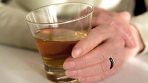 <p>Die Zahl derjenigen, die während der Corona-Lockdowns Trost im Alkohol gesucht haben, war hoch.</p>