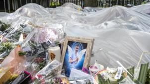 <p>Die Gedenkstätte für den Jungen in Kerkrade, nach seiner Ermordung Anfang Juni.</p>