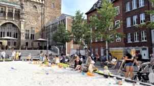 <p>Kinder und ganze Familien fanden im Archimedischen Sandkasten ein ganz besonderes Buddel-Vergnügen.</p>