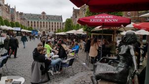 <p>Ein Blick auf den Oude Markt in Löwen</p>