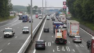 <p>Die Autobahn E40 auf Höhe von Groot-Bijgaarden musste im Zuge des tödlichen Unfalls gesperrt werden.</p>