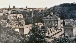 <p>Das „Wahrzeichen“ der Eupener Unterstadt: Die Pfarrkirche St. Josef früher.</p>