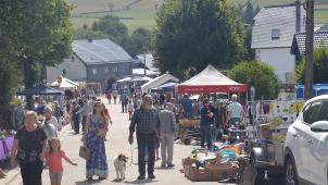 <p>Es war viel los auf dem Ameler Flohmarkt.</p>