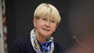 <p>Die CSP-Fraktionsvorsitzende Patricia Creutz am Rednerpult im PDG: „Solange der Senat nicht bedeutend aufgewertet wird, sind die beiden Ämter zu fusionieren. Es hat ja auch Parlamentspräsidenten gegeben, die gleichzeitig Senator waren. Zum Beispiel in Flandern. Die Doppelfunktion ist sehr wohl möglich“, sagt sie im GrenzEcho-Interview.</p>