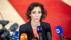 <p>Außenministerin Hadja Lahbib am Rande des Meetings in Prag am Mittwoch</p>