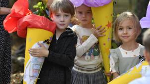 <p>Schwere Schultüten und zufriedene Erstklässler, so weit das Auge reicht.</p>