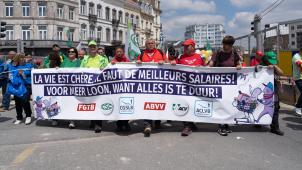 <p>„Für mehr Lohn, weil alles teurer ist“: Im Juni 2022 hatte die Gewerkschaftsfront in Brüssel mobil gemacht.</p>