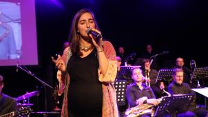 <p>Anke Filbrich verlieh dem Instumentalen ihre Stimme.</p>