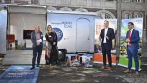 <p>Stellten das „Ostbelgien-Mobil“ vor: Dr. Fee Thissen, Dr. Lucyna Zalas, Ministerpräsident Oliver Paasch, Minister Antonios Antoniadis (v.l.).</p>