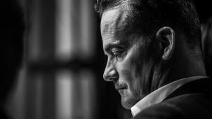 <p>Ministerpräsident Oliver Paasch: „Jedes Personalmitglied, das wir einstellen, würde die DG im Juni 2023 15 Prozent mehr kosten als zu Beginn des Jahres 2022. Wir reden von sieben Indexierungen innerhalb von 19 Monaten. Wenn ich mein Budget trotzdem einhalten möchte und einen ausgeglichenen Haushalt erreichen will, dann muss ich Stellen abbauen.“</p>