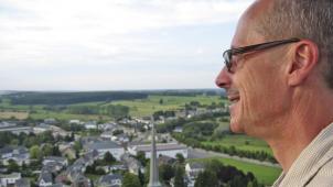 <p>Seit 40 Jahren schreibt der ostbelgische Lyriker Leo Gillessen Gedichte sowohl in deutscher, als auch französischer Sprache.</p>