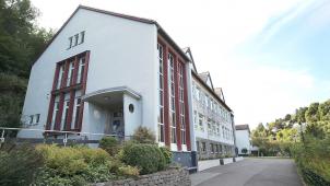 <p>Die Bischöfliche Mädchenrealschule St. Ursula Monschau schließt 2026.</p>