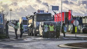 <p>Auf der Herbesthaler Straße haben Gewerschaftsvertreter am Mittwochmorgen den Verkehr behindert.</p>