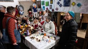 <p>Rund 30 Aussteller fanden Platz in der Scheune Martiny. Die Nachfrage war größer als das Raumangebot, sodass einige Interessenten vertröstet werden mussten.</p>