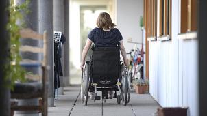 <p>In der Deutschsprachigen Gemeinschaft wird ein neuer Beirat für Menschen mit „Beeinträchtigung“ geschaffen. Im Parlament wurde darüber diskutiert, ob man nicht besser „Behinderung“ sagen sollte.</p>