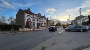<p>Ab der kommenden Woche ist dieses Teilstück der Aachener Straße zwischen Kreuzung Scheidweg und Kreuzung Hookstraße für den Verkehr in Fahrtrichtung Eupen gesperrt.</p>