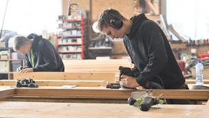 <p>Zur Zeit machen zwei Lehrlinge ihre Ausbildung zum Bau- und Möbelschreiner in der Firma F. Lausberg.</p>